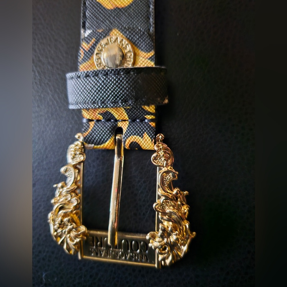 Versace Jeans Couture baroque-print belt with an ornate logo buckle - Picture 4 of 6